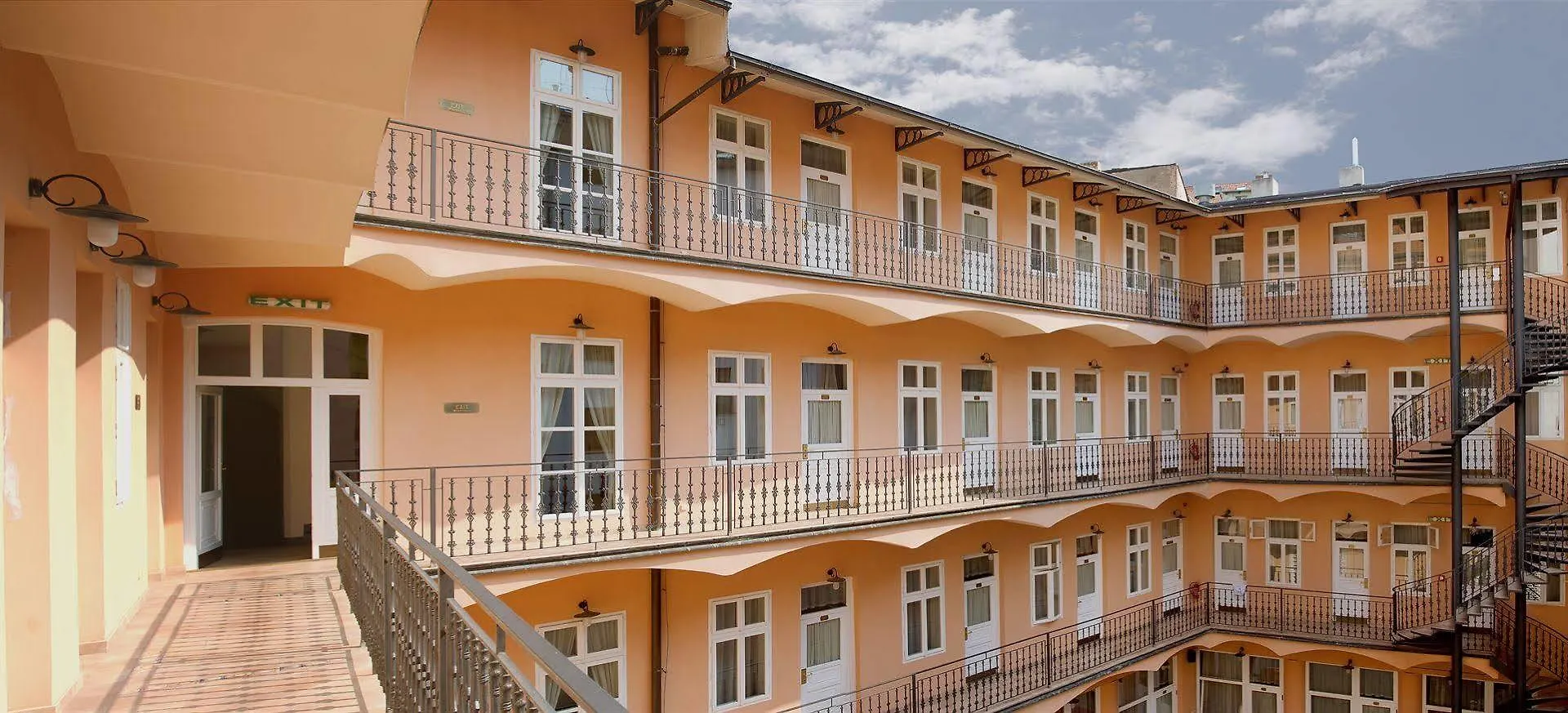 Hotel Ariston Prague 4*,